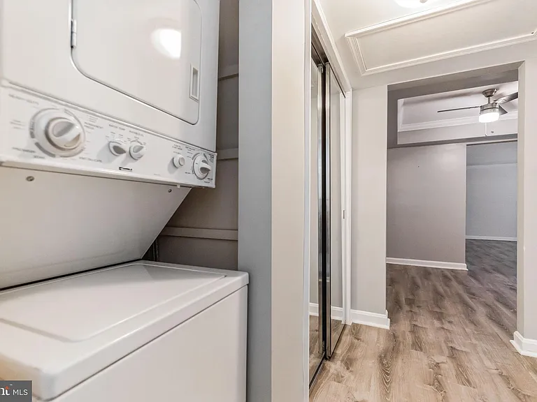 4225 N Henderson Rd #103 — Photo 13