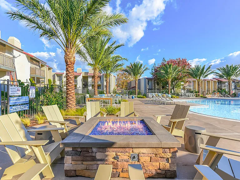 Santee Villas — Photo 22