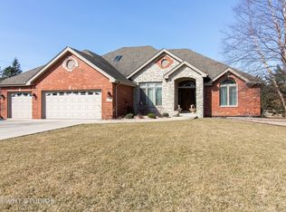 22 Sunnyslope Rd, Palos Park, IL 60464