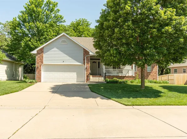 4 Kansas Ct, Newton, KS 67114