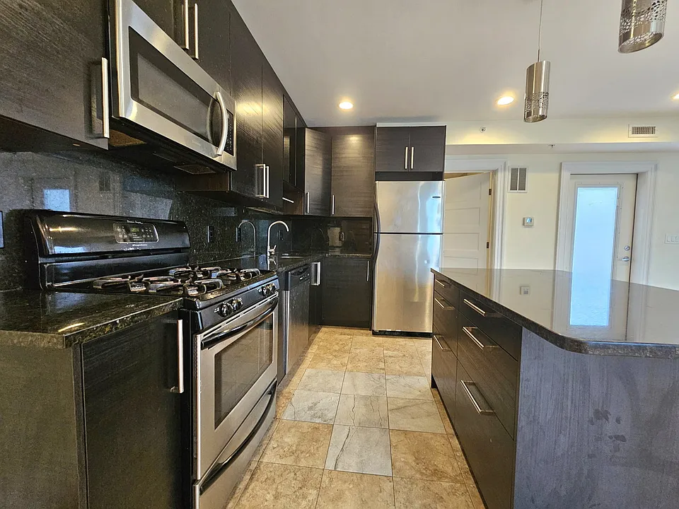 1616 Beacon St #1
