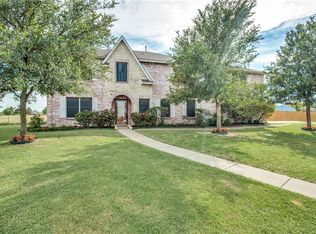 907 Hillside Cir, Justin, TX 76247