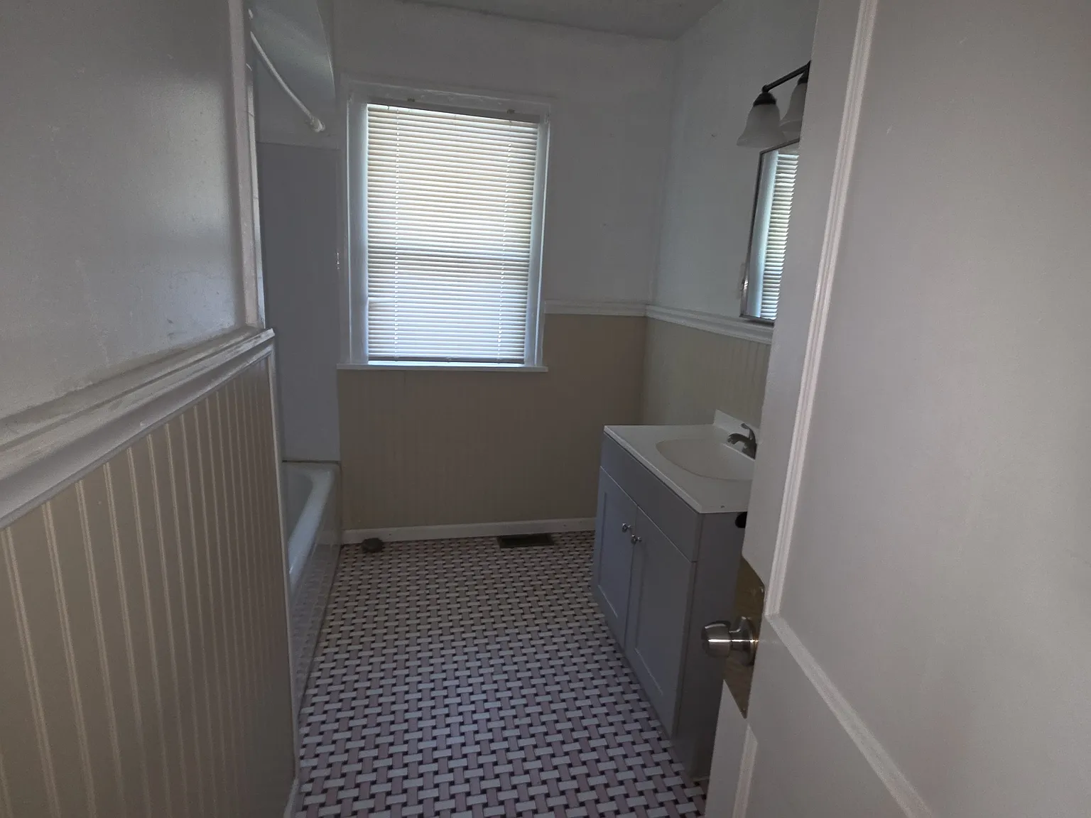 3 bed, 1190 sqft, $1,400 — Photo 4