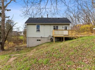 1696 Mercer Rd, Ellwood City, PA 16117