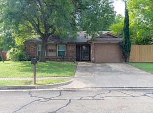 1502 Legget St, Arlington, TX 76018