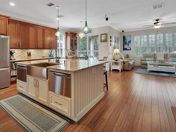 5th image of 103 Ridgeway Blvd