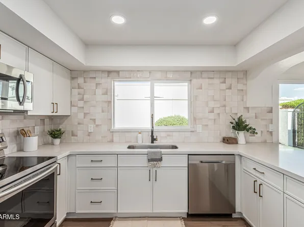 1222 E ACOMA Drive, Phoenix, AZ 85022