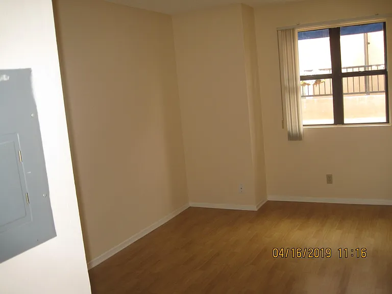 1305 Stanley Ave #11 — Photo 8