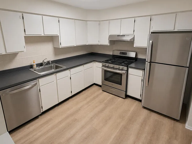 120 Dumbarton Hill Ct — Photo 2