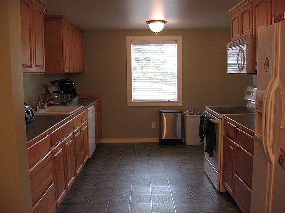 3rd image of 18903 5th Ave NE