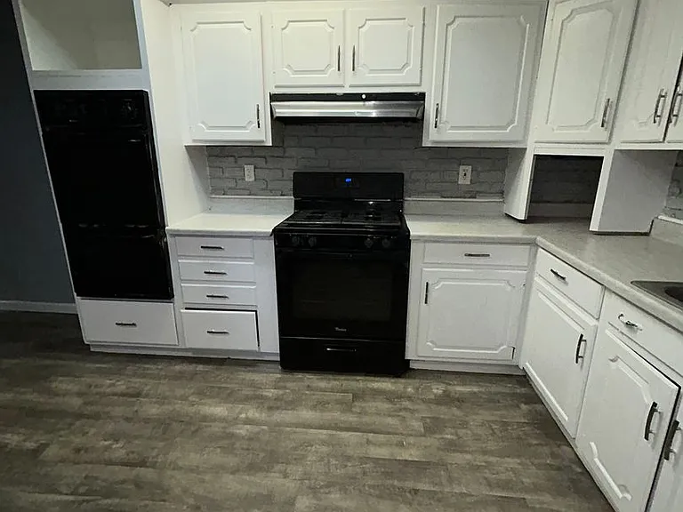 126 Darcy Ave — Photo 6