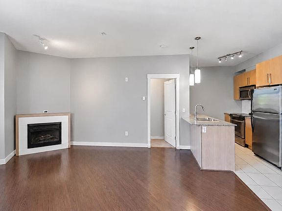 2nd image of 2943 Nelson Pl #307