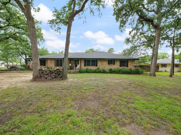 313 Shadywood Ln, Seagoville, TX 75159