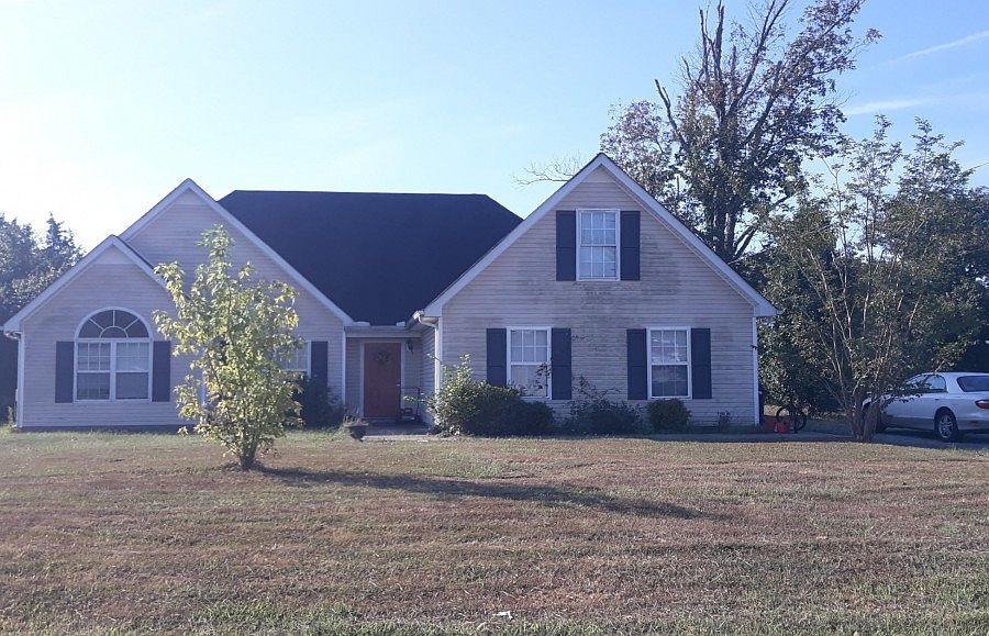 1st image of 813 Fall Creek Dr