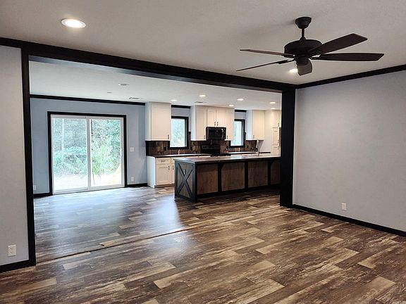 3rd image of 473 Sewell Rd