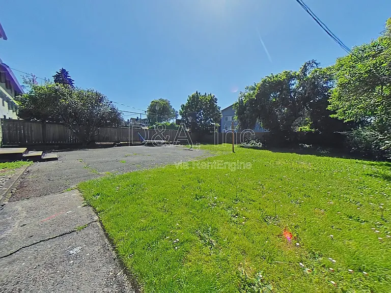 428 NW 25th St — Photo 9