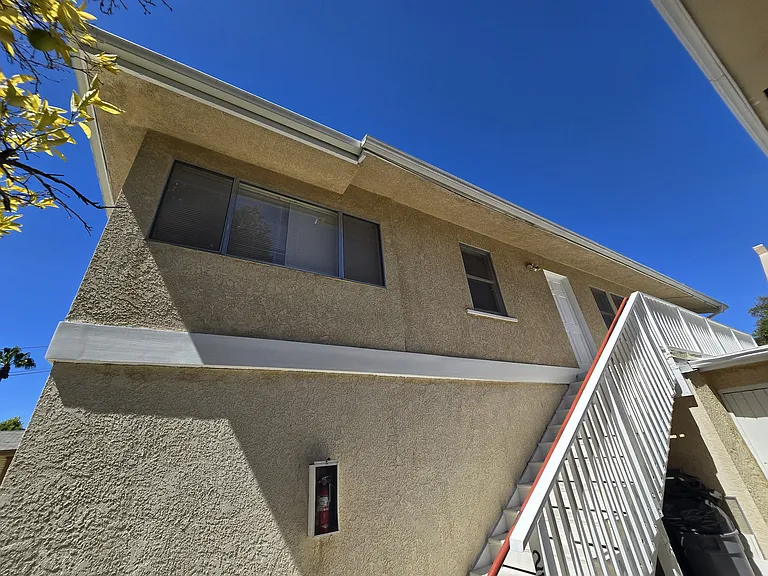 275 N Olive St — Photo 2