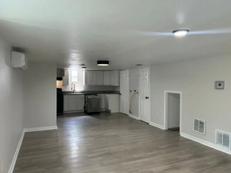 2523 S Vernon Ave — Photo 2