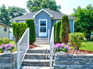 12 E 5th St, Howell, NJ 07731