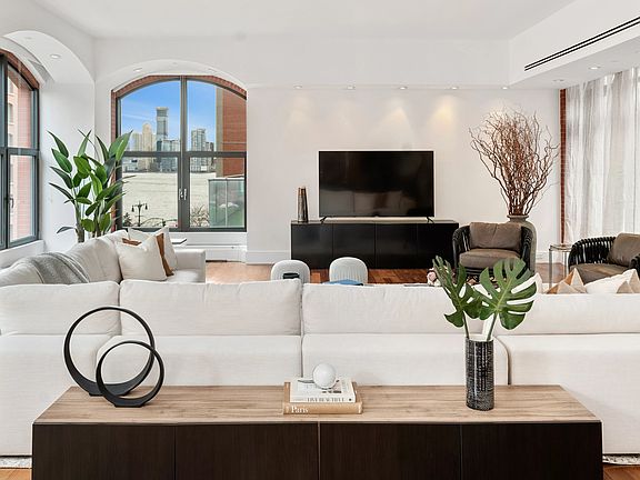 2nd image of 78 Laight St APT 4