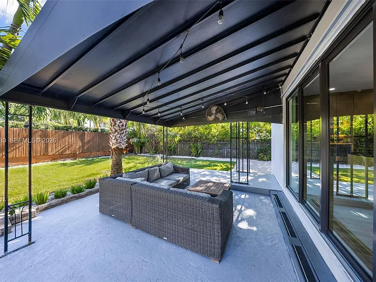 365 Fairway Dr — Photo 23