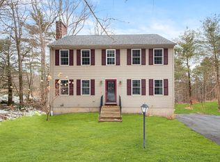 112 Mashapaug Rd, Sturbridge, MA 01566