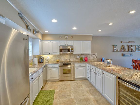 4th image of 505 N Horseshoe Bay Blvd