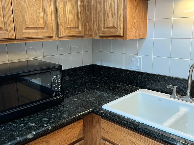 880 Tyler Way — Photo 8