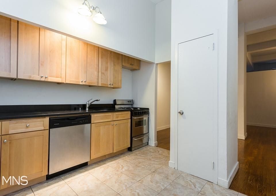 1st image of 31 E 31st St APT 9D