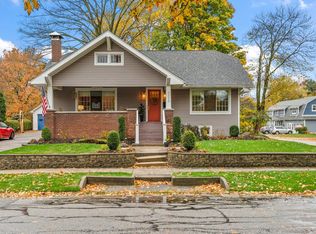 1113 Franklin St, Valparaiso, IN 46383