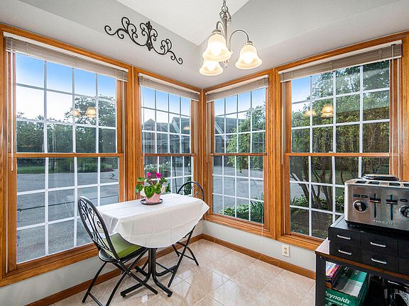 4th image of 3391 English Hills Dr NW