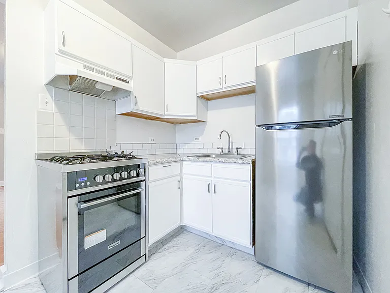 2625.5 N Spaulding Ave #2S — Photo 2