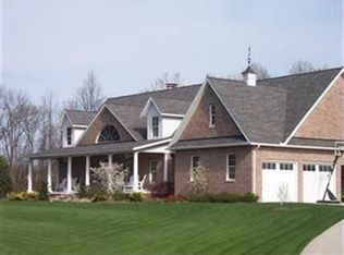 2837 Columbia Rd, Brecksville, OH 44141