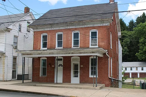 118 W Main St Photo 1
