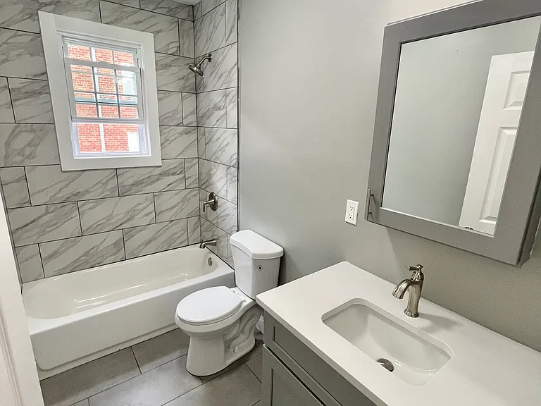 20 Elizabeth St #2 — Photo 7