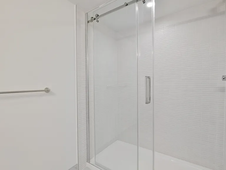 36 Robinson Ave — Photo 3