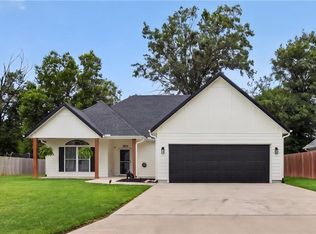 1205 Lakewood Dr, Pittsburg, KS 66762