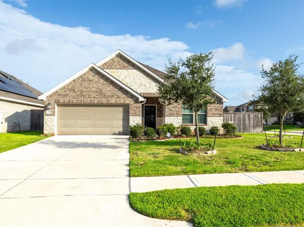 2610 Blue Abbot Dr, Fresno, TX 77545
