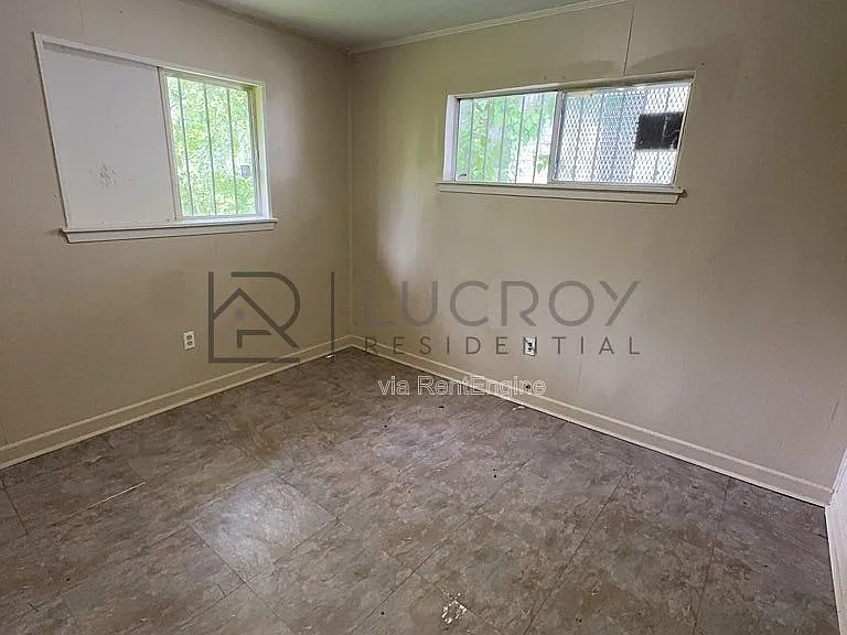 6521 Lyndon B Johnson Dr — Photo 7