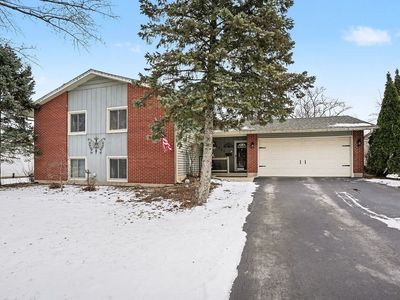 6821 Roberts Dr, Woodridge, IL, 60517
