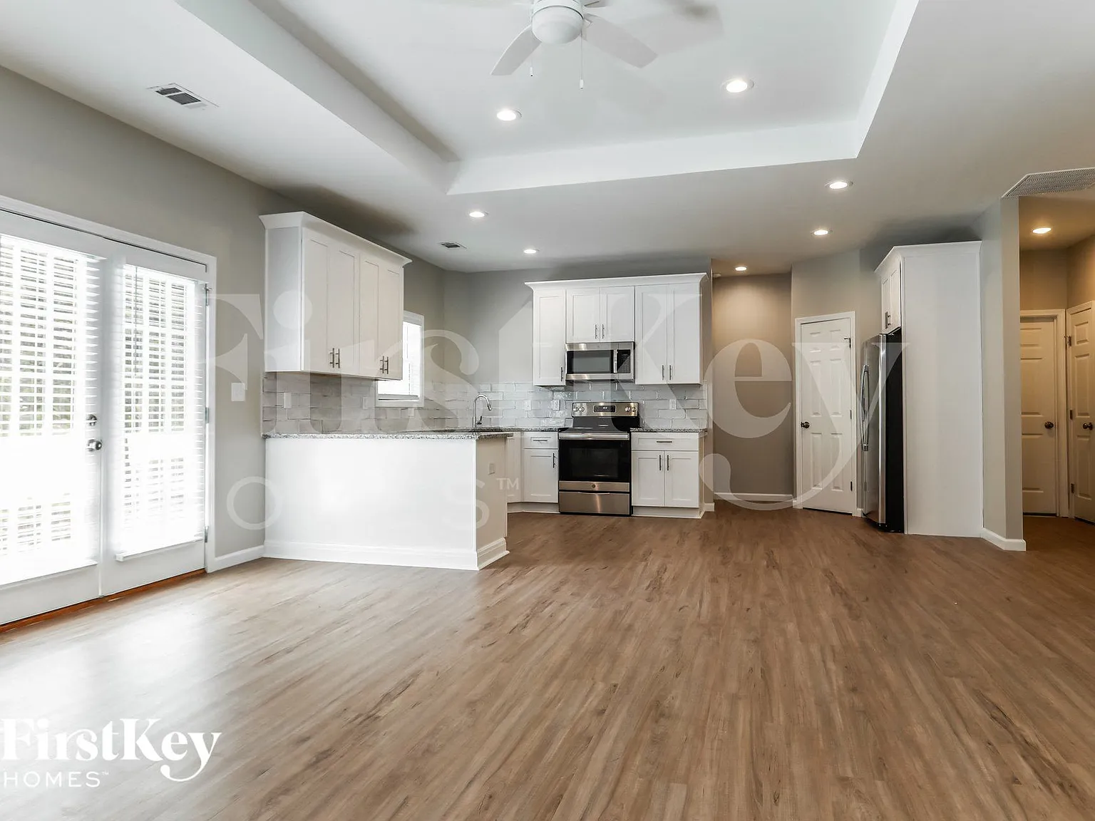 3 bed, 2.0 bath, 1465 sqft, $2,210 — Photo 4