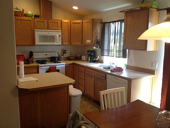 Dining to Kitchen