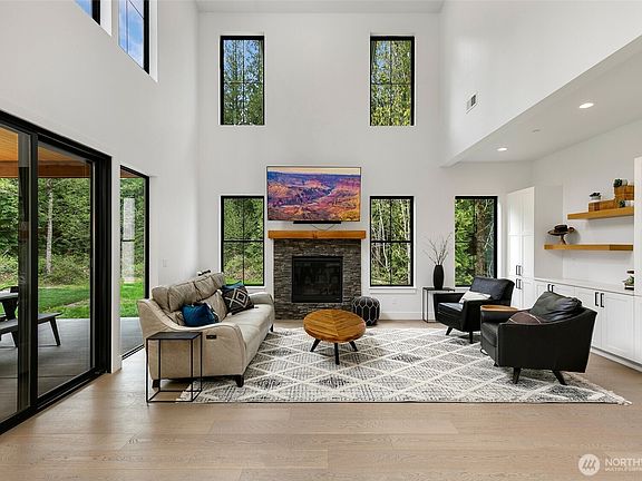 3rd image of 26237 SE Black Nugget Road
