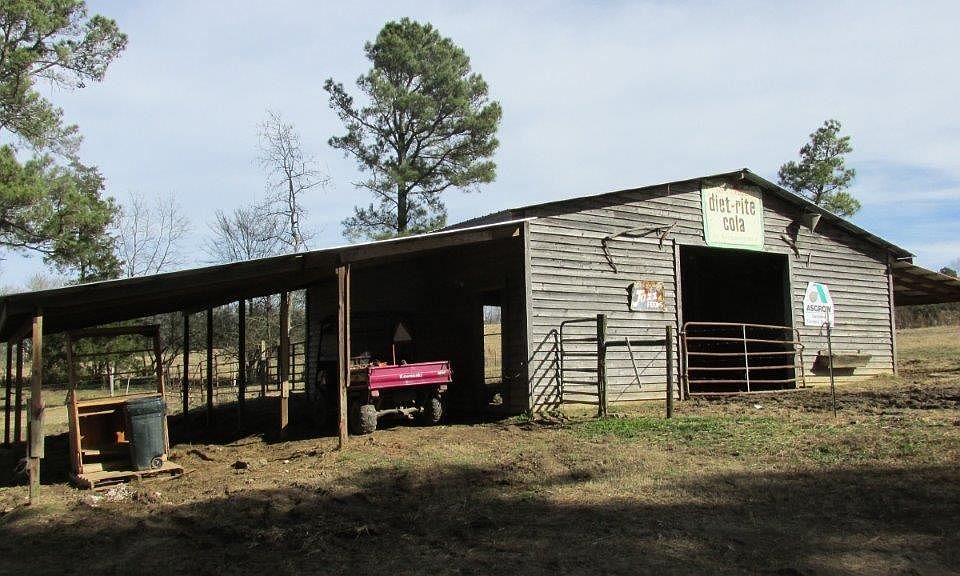 2nd image of 825 Baker Rd