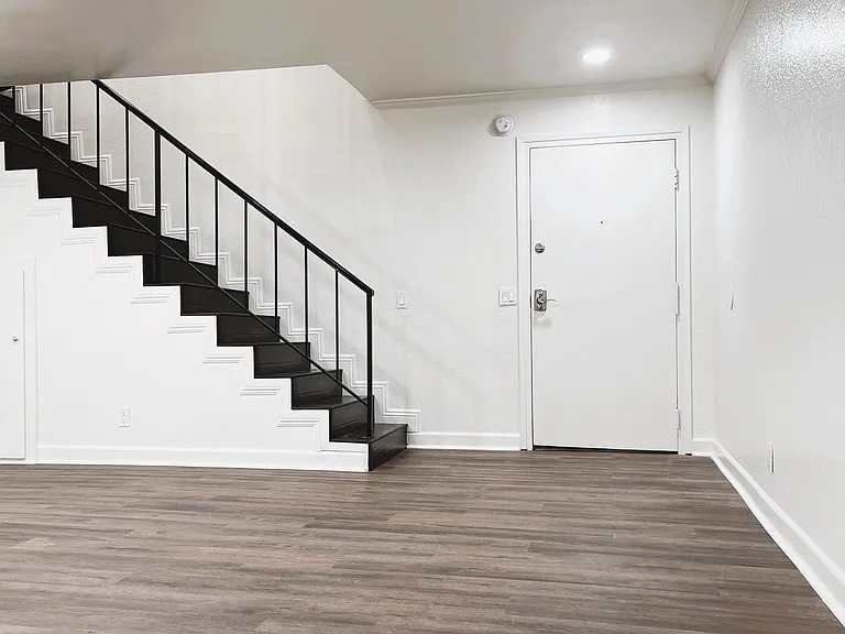 515 S Hobart Blvd #9 — Photo 4