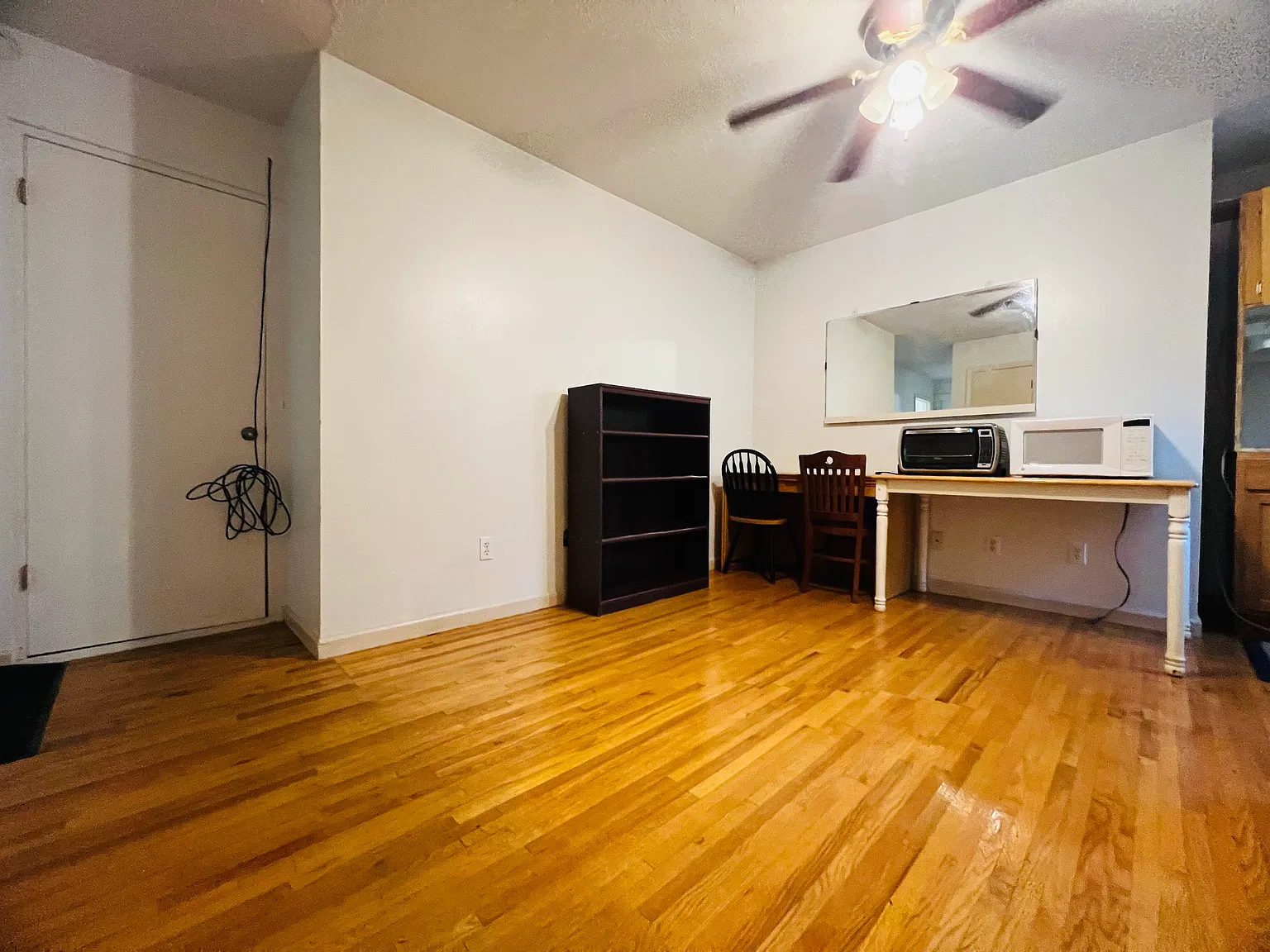 1 bed, 400 sqft, $1,000 — Photo 4