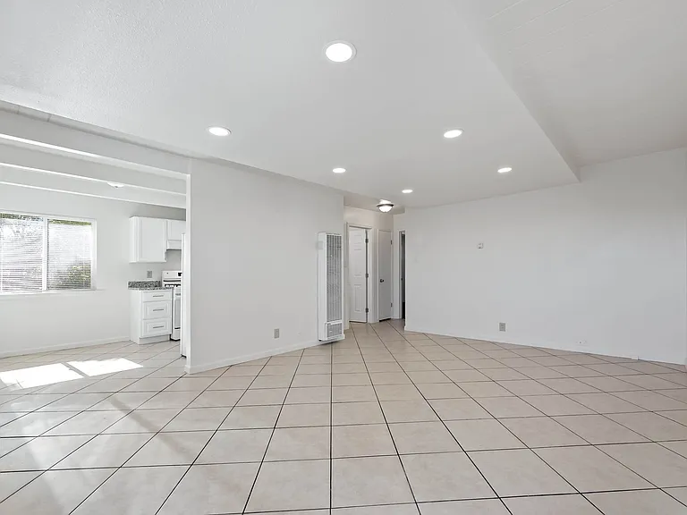 651 S 29th St #645 — Photo 17