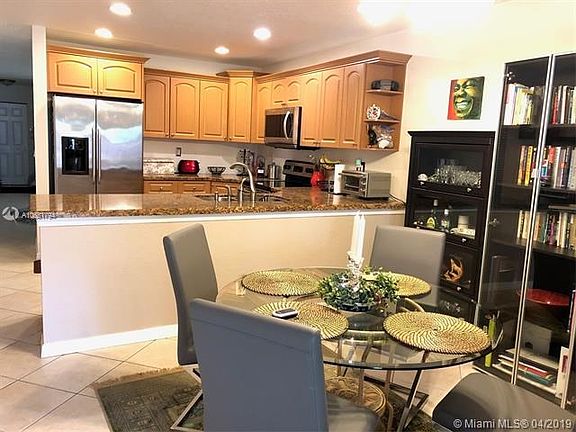 5th image of 11512 NW 44th St