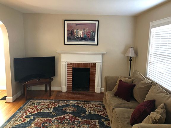 3rd image of 1570 Elizabeth St