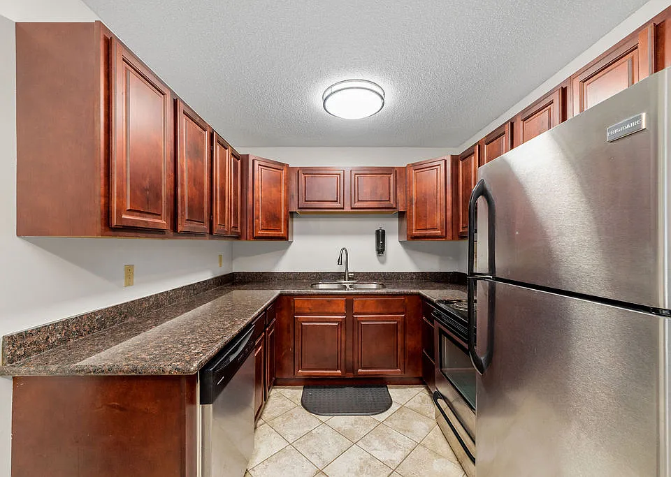Seven Pines Apartments